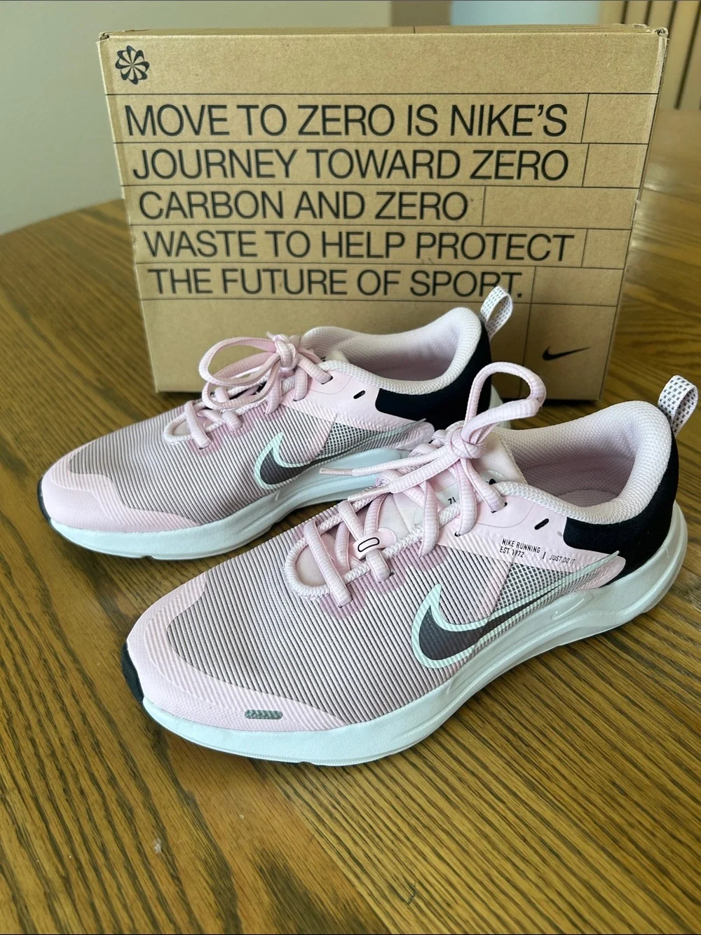 Nike girls Downshifter Running Sneakers, size 5Y, NIB